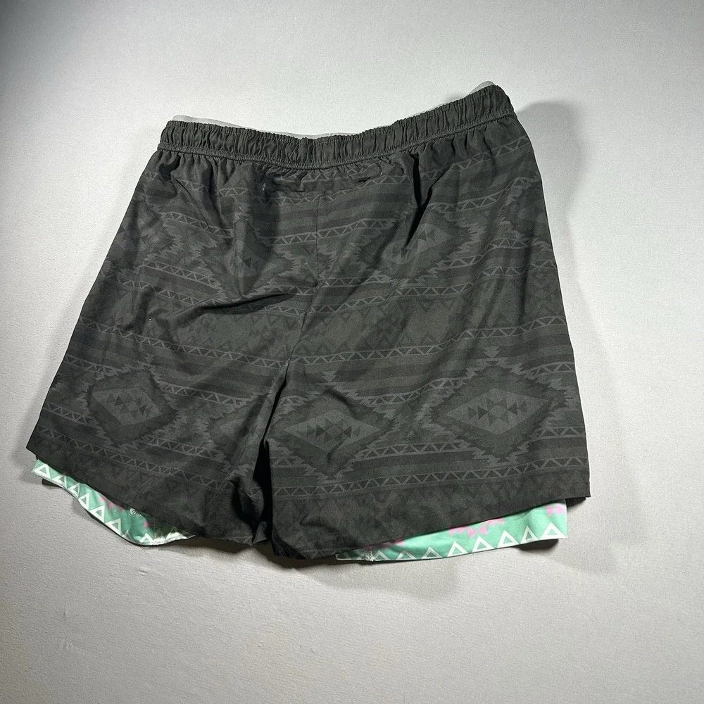 Chubbies The Quests 5.5in Compression Lined Shorts Mens XL Black Aztec